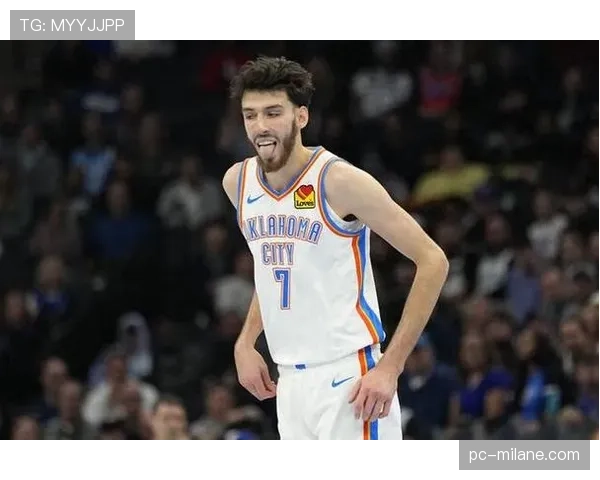 切特·霍姆格伦利用挡拆拉开空间提升投篮效率实现核心角色转变