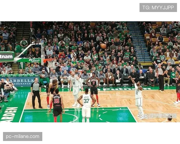 三步看懂篮球防守规则的吹罚要点和基本站位