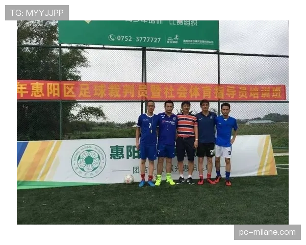 足球规则中合法冲撞的判罚标准与裁判执行细节解析 足球规则中合法冲撞的判罚标准与裁判执行细节解析